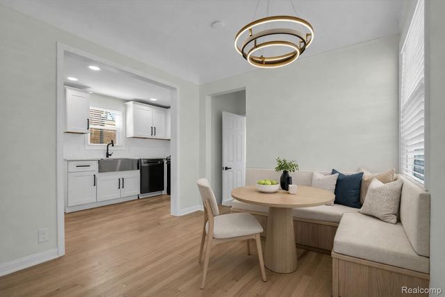 16350 Mack Avenue, Grosse Pointe Park, MI 48230