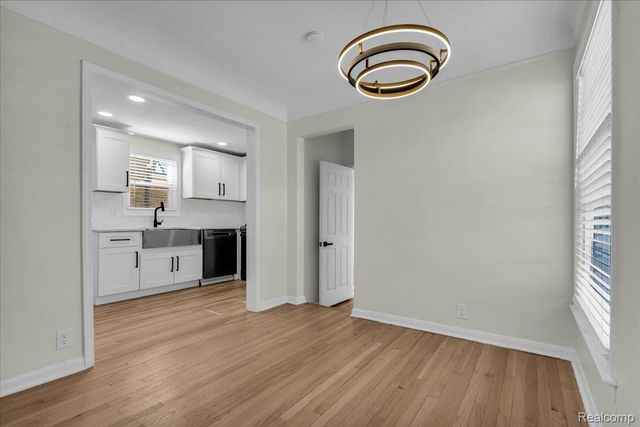 16350 Mack Avenue, Grosse Pointe Park, MI 48230