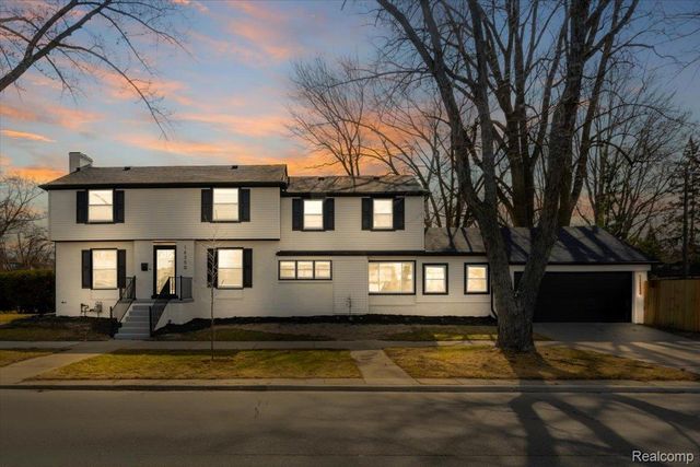 16350 Mack Avenue, Grosse Pointe Park, MI 48230