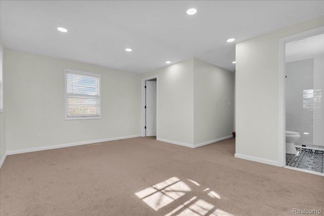 16350 Mack Avenue, Grosse Pointe Park, MI 48230