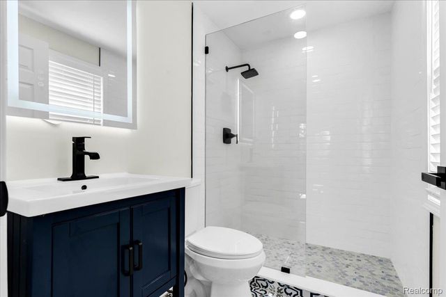 16350 Mack Avenue, Grosse Pointe Park, MI 48230