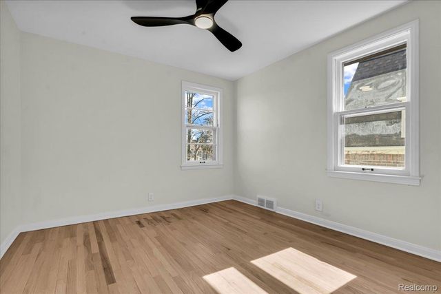 16350 Mack Avenue, Grosse Pointe Park, MI 48230