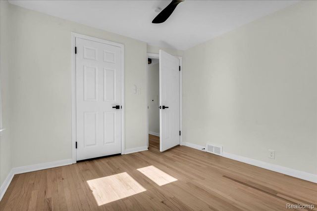 16350 Mack Avenue, Grosse Pointe Park, MI 48230