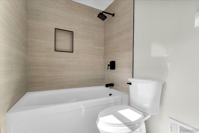 16350 Mack Avenue, Grosse Pointe Park, MI 48230