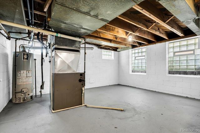 16350 Mack Avenue, Grosse Pointe Park, MI 48230