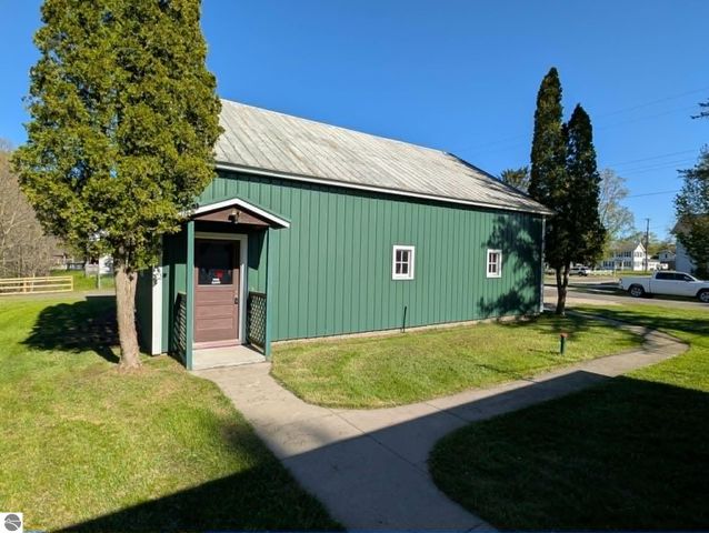 200 W First Street, Hersey, MI 49639
