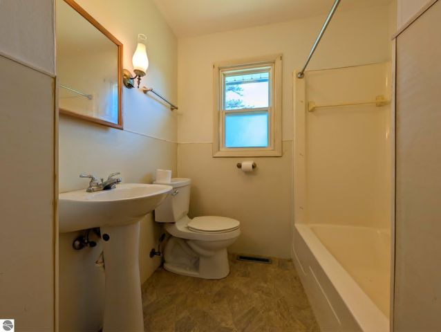 200 W First Street, Hersey, MI 49639