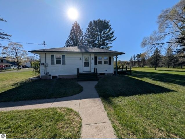 200 W First Street, Hersey, MI 49639