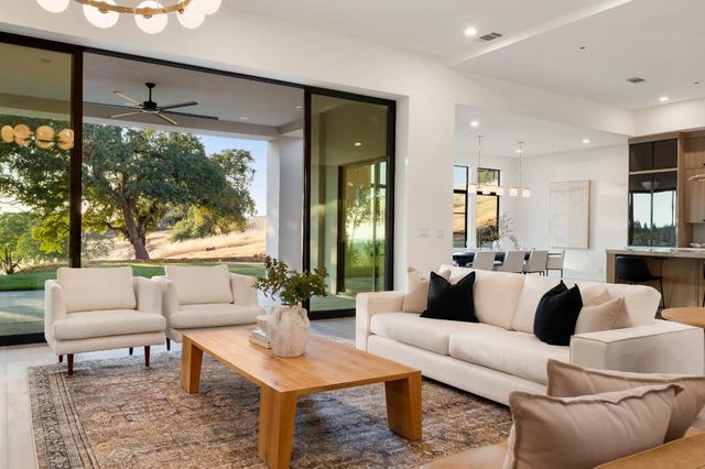 4930 Greyson Crk, El Dorado Hills, CA 95762