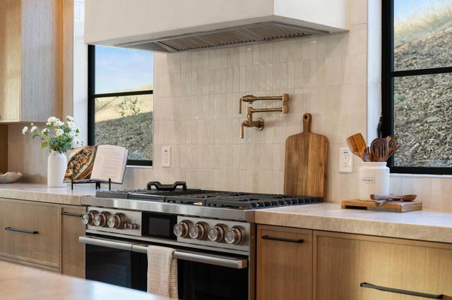 4930 Greyson Crk, El Dorado Hills, CA 95762