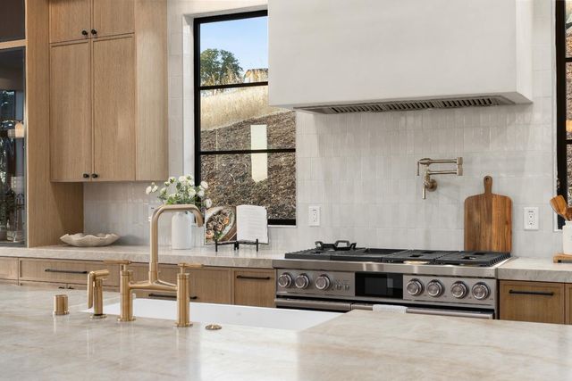 4930 Greyson Crk, El Dorado Hills, CA 95762