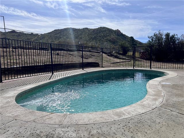 40020 176th Street E, Palmdale, CA 93591