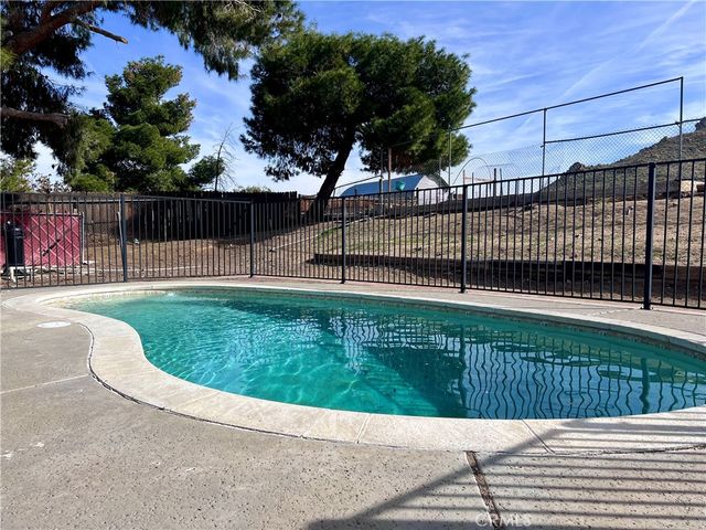 40020 176th Street E, Palmdale, CA 93591