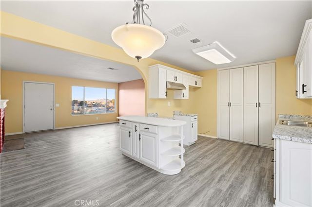 40020 176th Street E, Palmdale, CA 93591