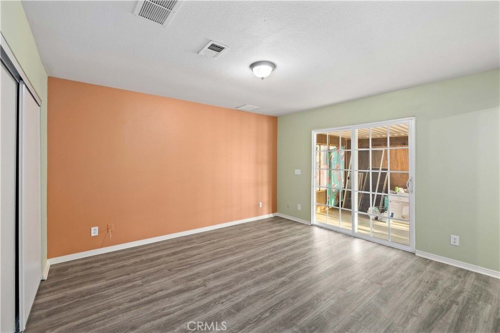 Image 20 of property listing at 40020 176th Street E, Palmdale, CA 93591