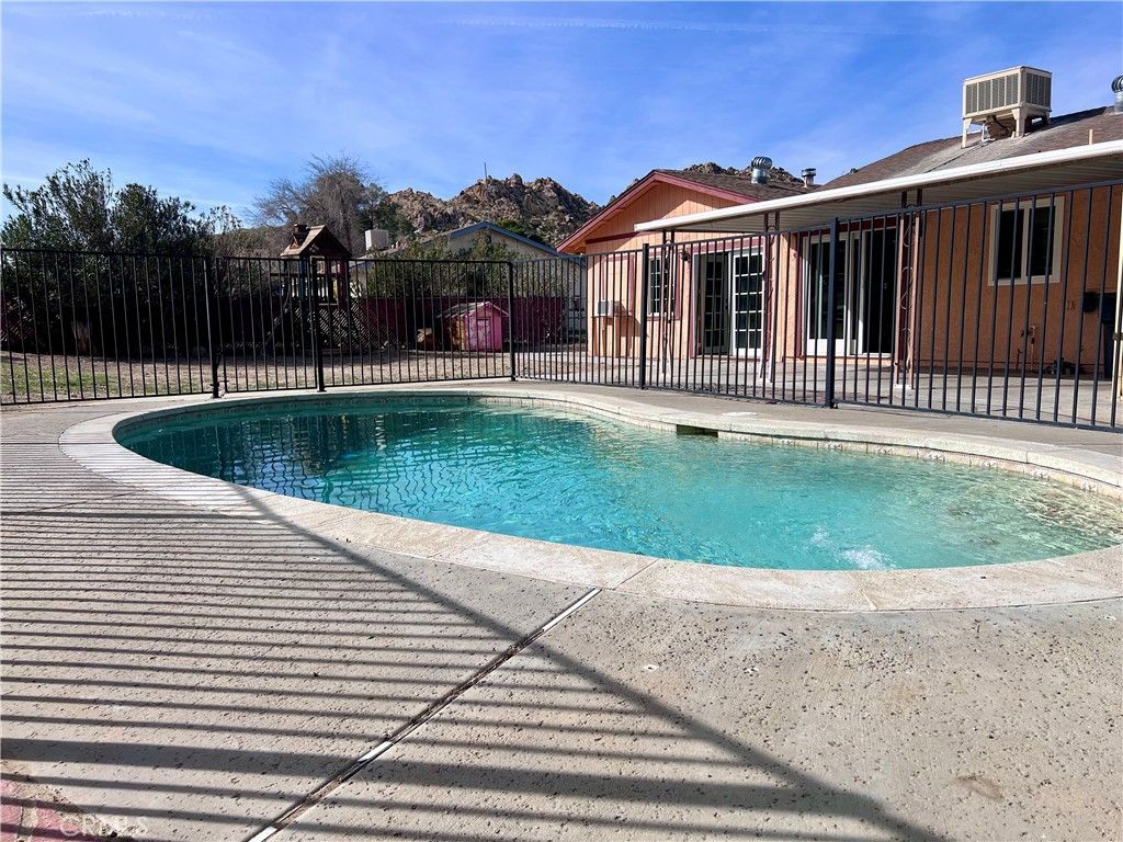 Image 23 of property listing at 40020 176th Street E, Palmdale, CA 93591