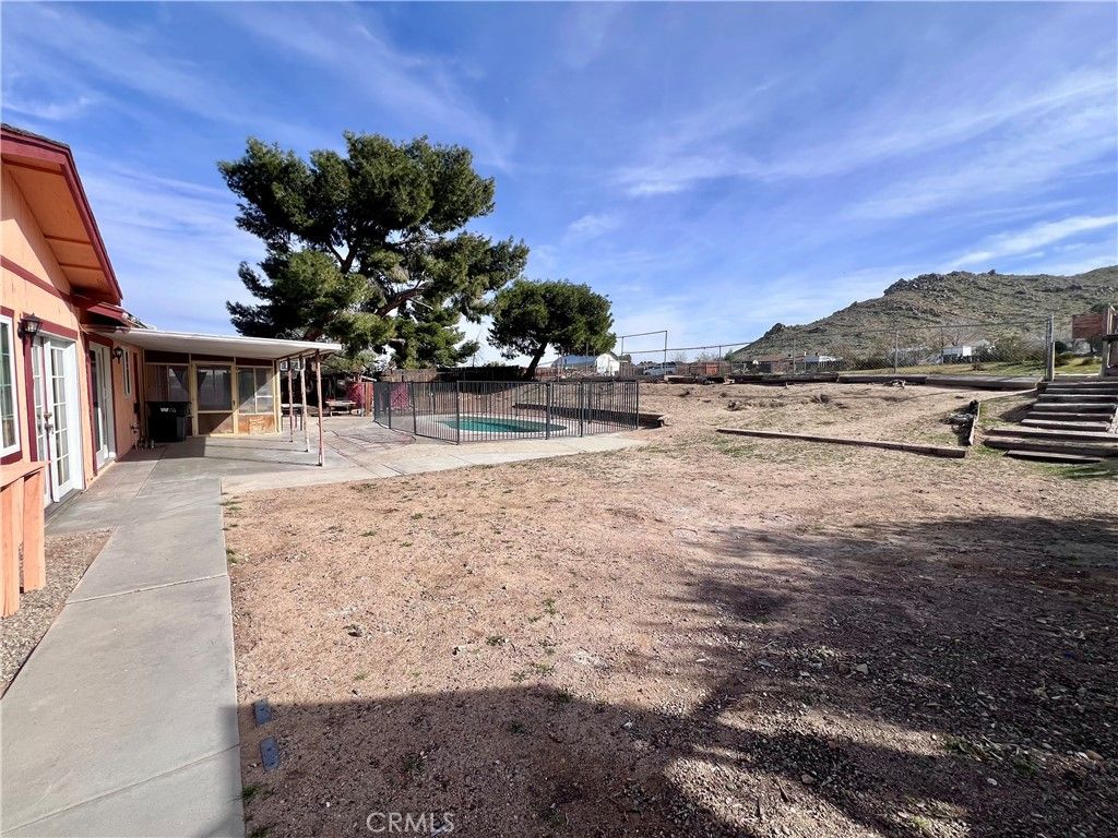 Image 28 of property listing at 40020 176th Street E, Palmdale, CA 93591
