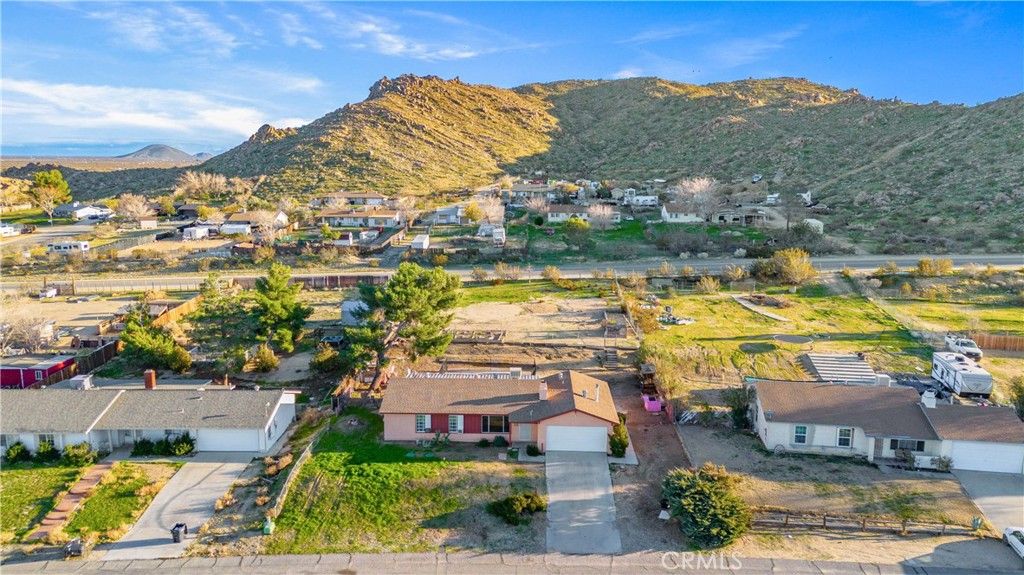 Image 30 of property listing at 40020 176th Street E, Palmdale, CA 93591