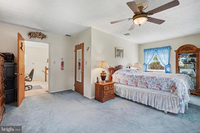 111 DORSEY LN, Dillsburg, PA 17019