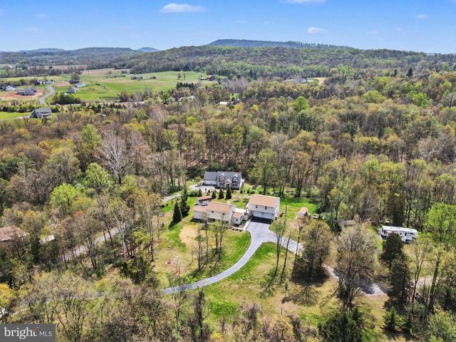 111 DORSEY LN, Dillsburg, PA 17019
