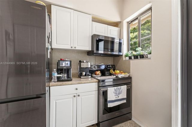 1421-1419 SW 76 ct, Miami, FL 33144