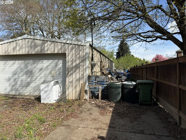 3739 Se OLSEN St, Milwaukie, OR 97222