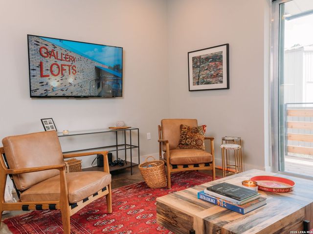 210 W Peden Aly Unit 116, San Antonio, TX 78204