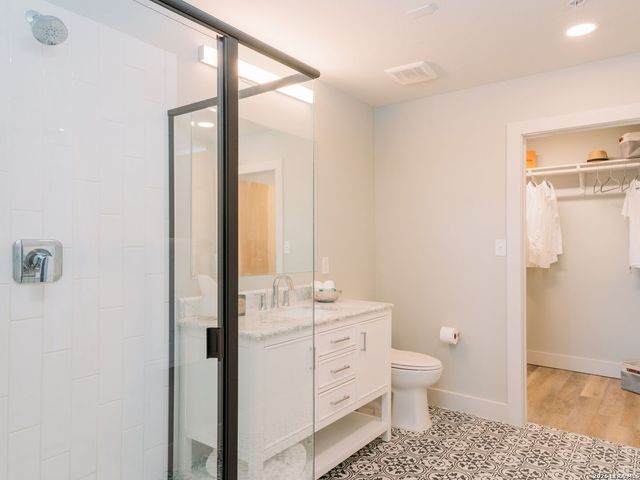 210 W Peden Aly Unit 116, San Antonio, TX 78204
