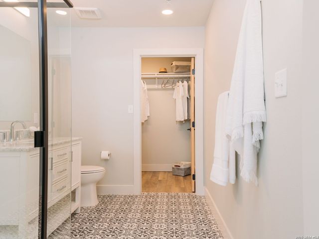 210 W Peden Aly Unit 116, San Antonio, TX 78204