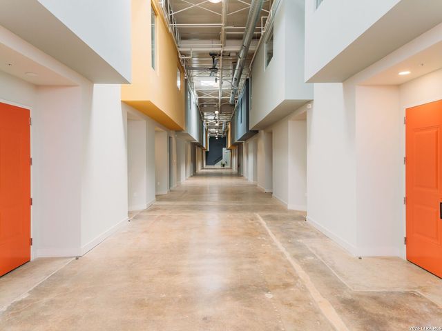 210 W Peden Aly Unit 116, San Antonio, TX 78204