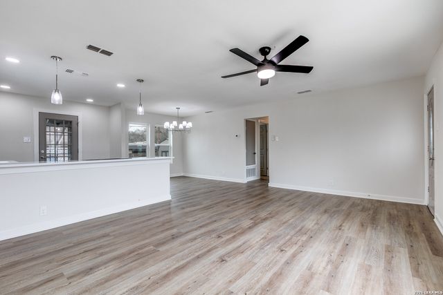 401 Kashmuir, San Antonio, TX 78223