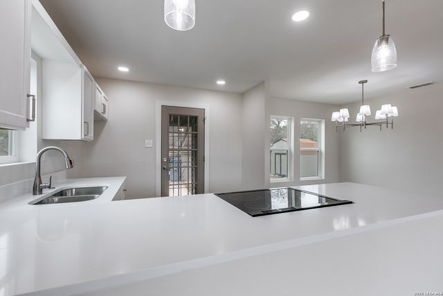 401 Kashmuir, San Antonio, TX 78223