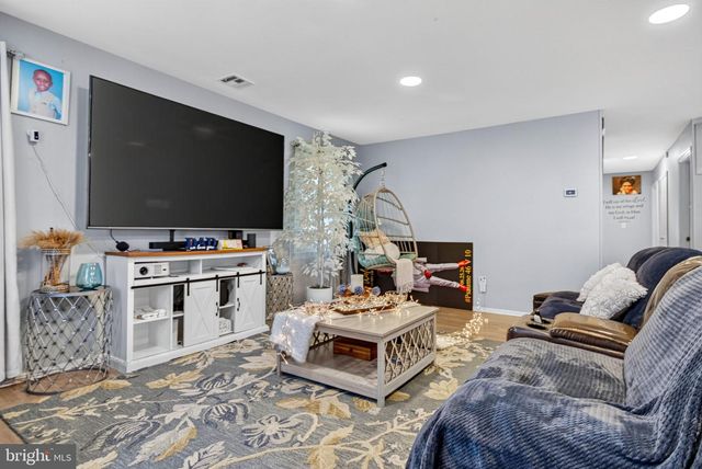 5 BABCOCK LN, Willingboro, NJ 08046