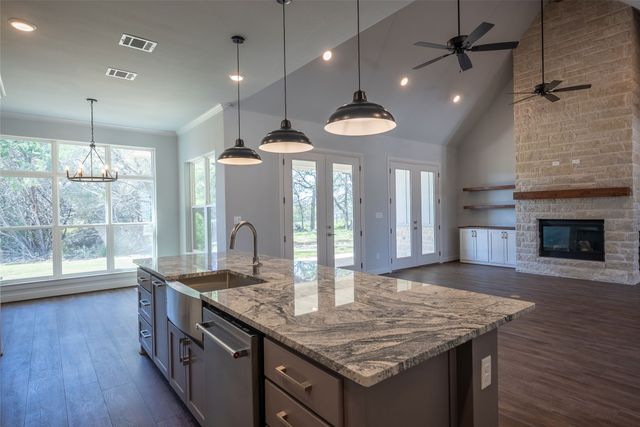 3702 Dry Creek Road, Granbury, TX 76049