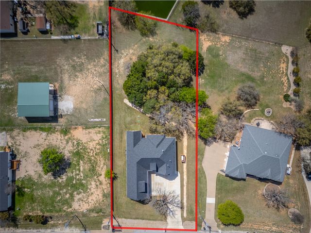 3702 Dry Creek Road, Granbury, TX 76049