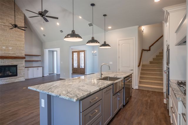 3702 Dry Creek Road, Granbury, TX 76049