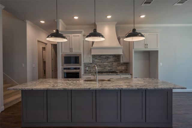 3702 Dry Creek Road, Granbury, TX 76049