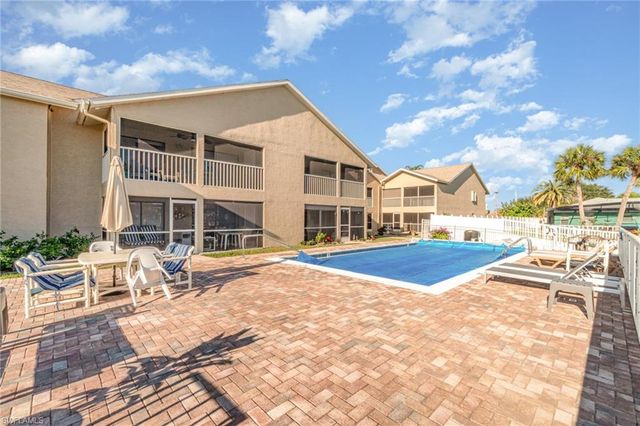 4321 Country Club BLVD # 207, Cape Coral, FL 33904