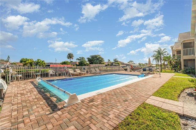 4321 Country Club BLVD # 207, Cape Coral, FL 33904