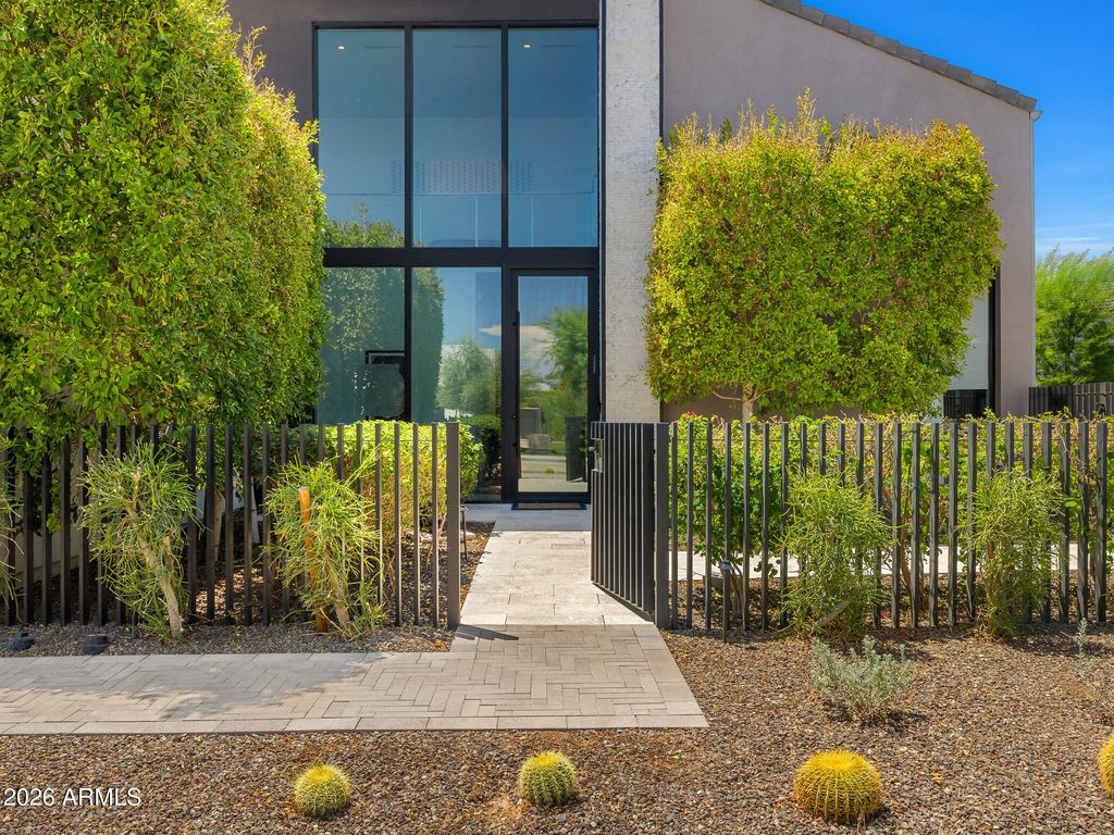 6917 E CACTUS WREN Road, Paradise Valley, AZ 85253 — photo 3
