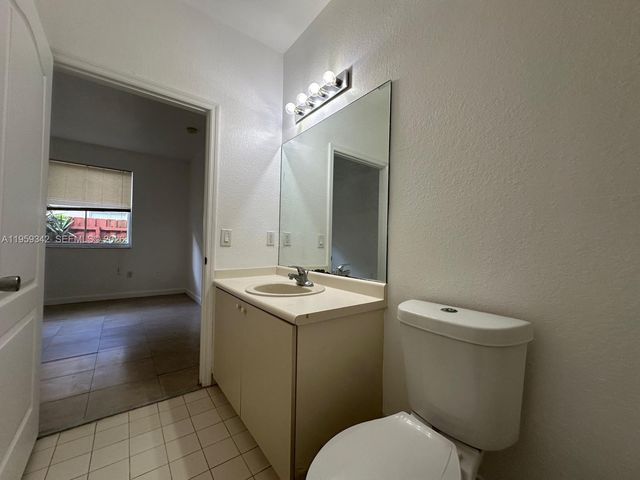 1661 SE 29th Court 104, Homestead, FL 33035