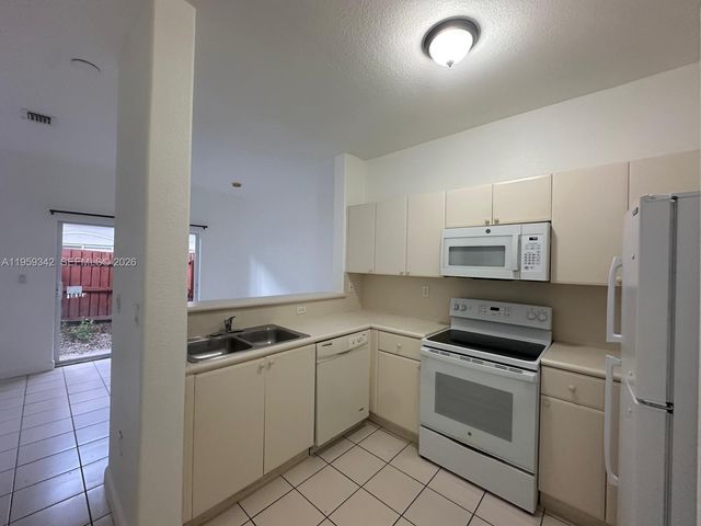 1661 SE 29th Court 104, Homestead, FL 33035