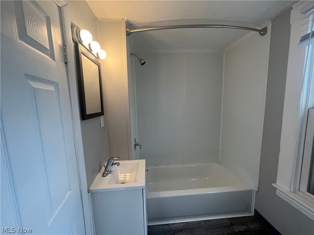3551 W 67th Street, Cleveland, OH 44102