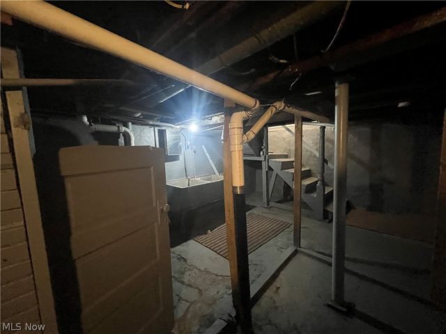 3551 W 67th Street, Cleveland, OH 44102