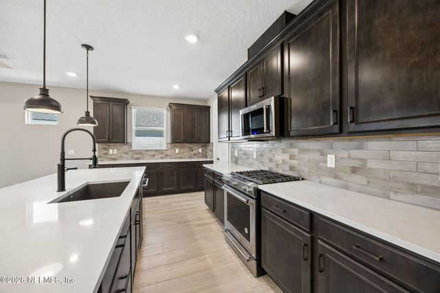 729 CONTINUUM Loop, Yulee, FL 32097