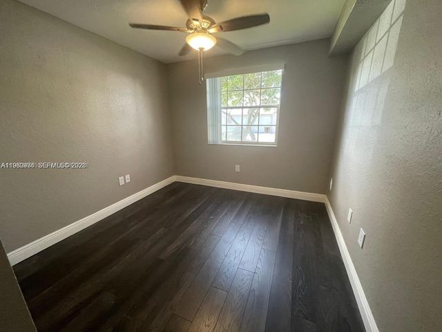 2811 N Oakland Forest Dr 110, Oakland Park, FL 33309