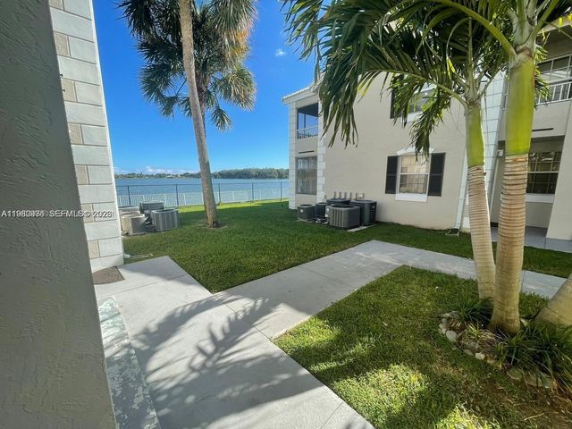 2811 N Oakland Forest Dr 110, Oakland Park, FL 33309