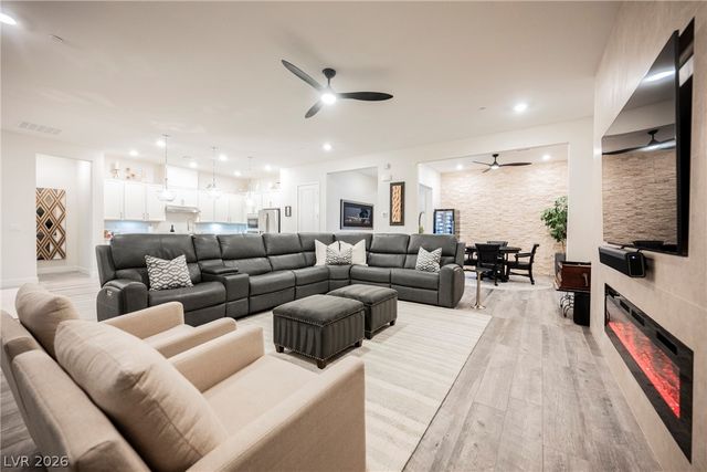 11843 Grassy Plain Avenue, Las Vegas, NV 89138