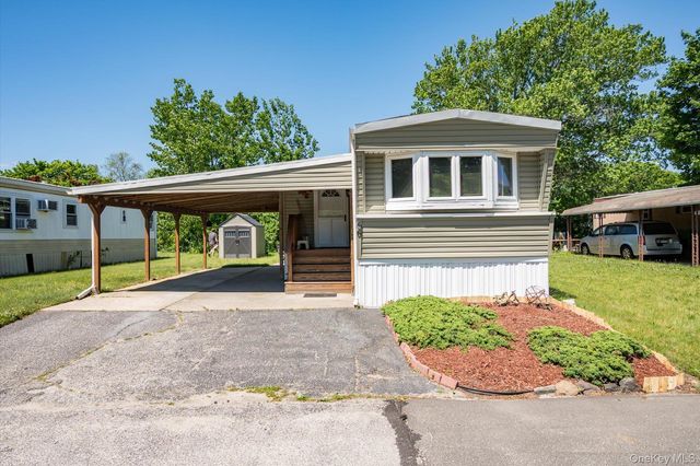 66 Minuteman Drive, Bohemia, NY 11716