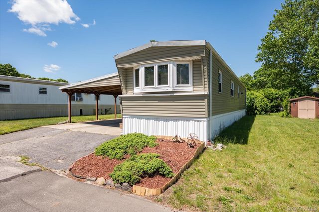 66 Minuteman Drive, Bohemia, NY 11716